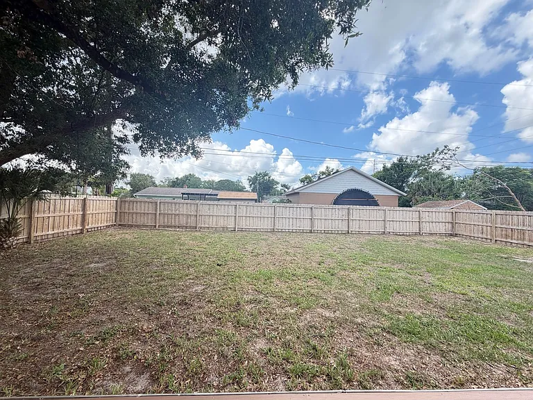 3612 Surrey Dr — Photo 33