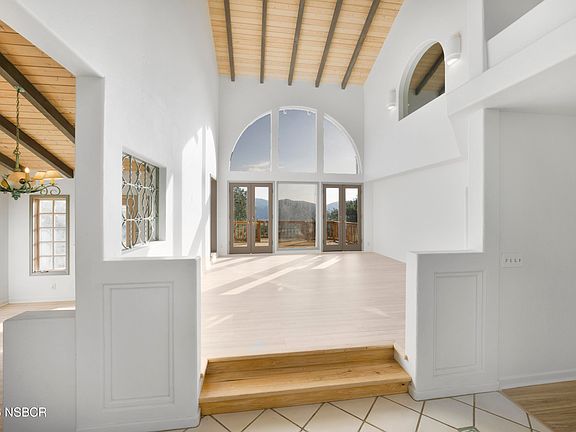 5th image of 1225 Poppy Valley Rd