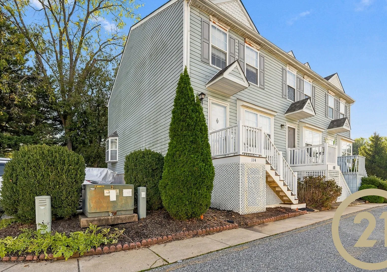 Beautiful Townhome 114 Gateway Drive Newark, DE 19711 — Photo 1