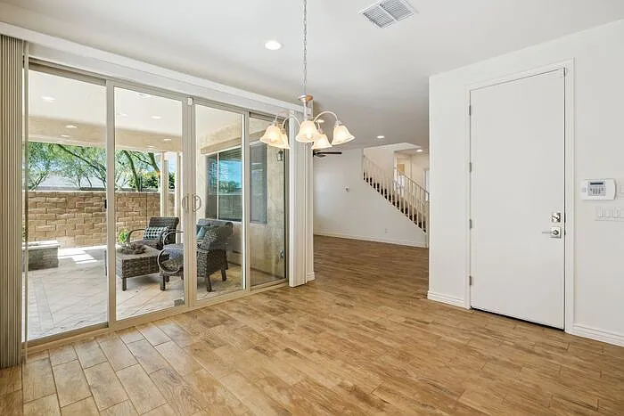 211 E Brinley Dr — Photo 12
