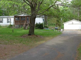 N1725 Sue Ln, Waupaca, WI 54981