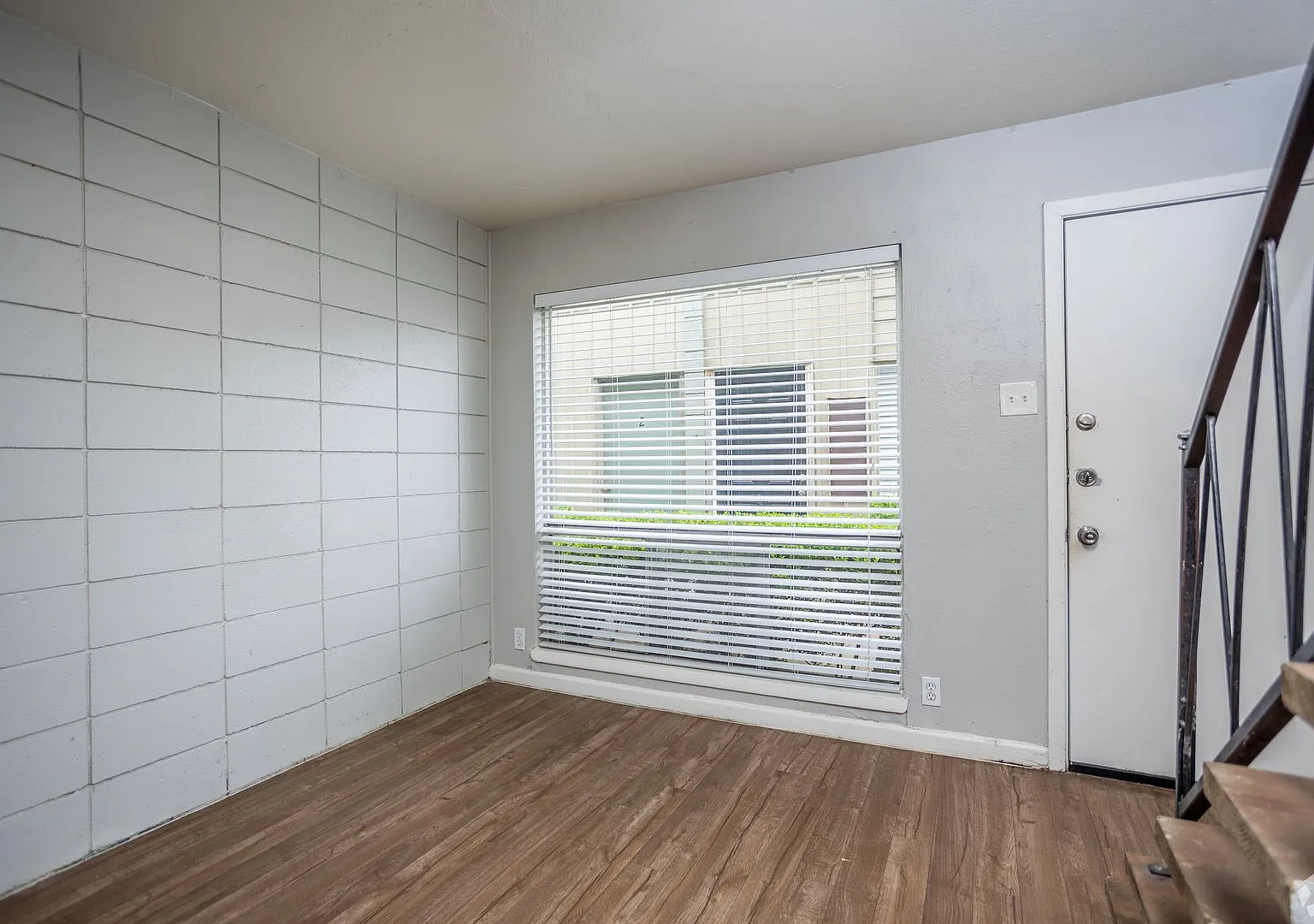 9008 San Benito — Photo 3