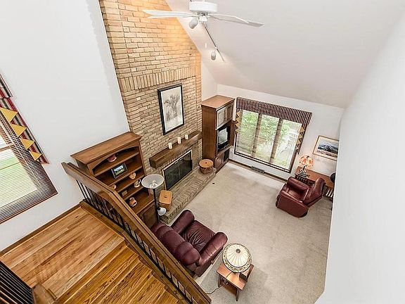 4th image of 4890 Arlington Centre Blvd