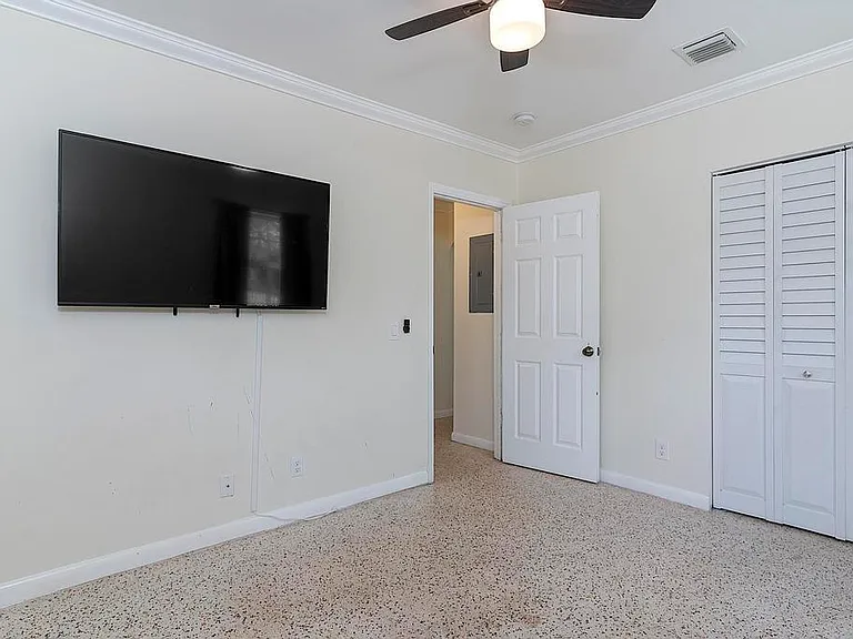 802 N J St — Photo 16
