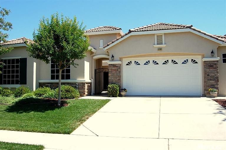 1st image of 3203 Four Seasons Dr