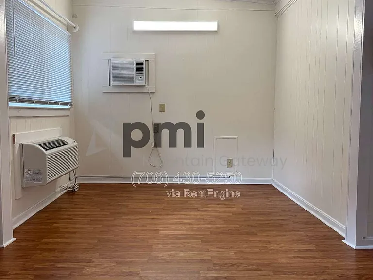319 Oak Ave #A — Photo 4
