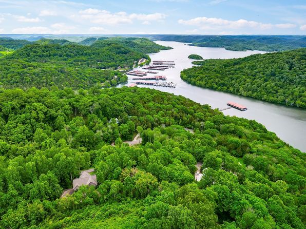 32 Bay View Dr, Lancaster, TN 38569