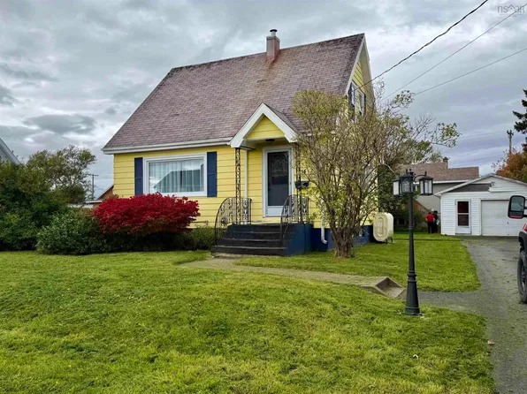 14 Rosewood Ave, Glace Bay, NS B1A 2Y3