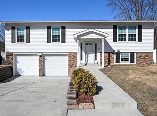 437 Canary Ln, Saint Charles, MO