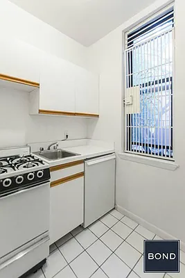 Rented by Bond New York | media 14