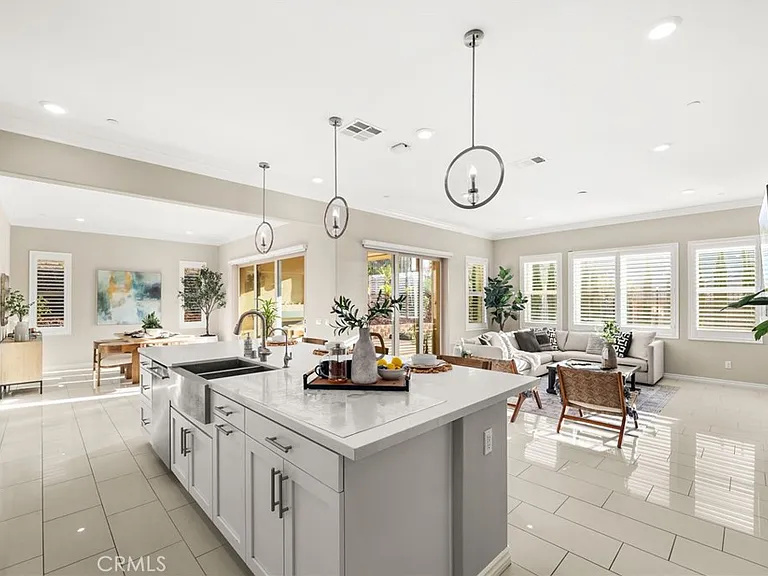 2413 Sierra Bella Dr — Photo 11