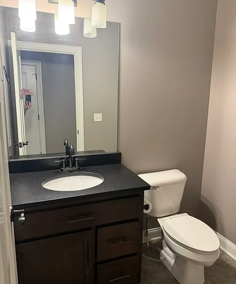 5977 N London Ave — Photo 1