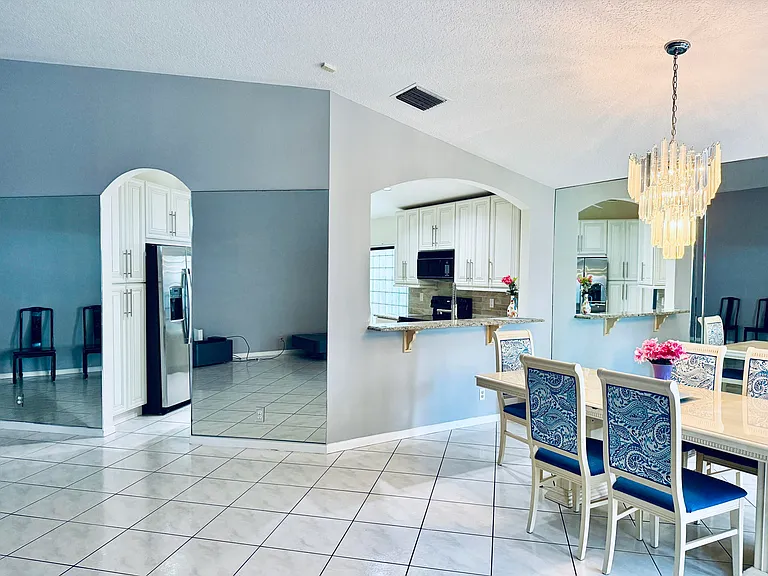 10921 Royal Caribbean Cir — Photo 8