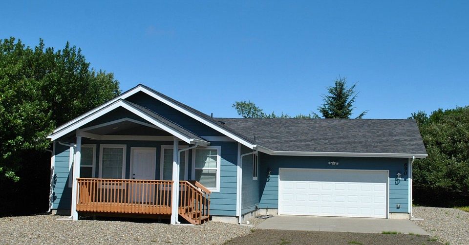 1st image of 690 Island Cir SE