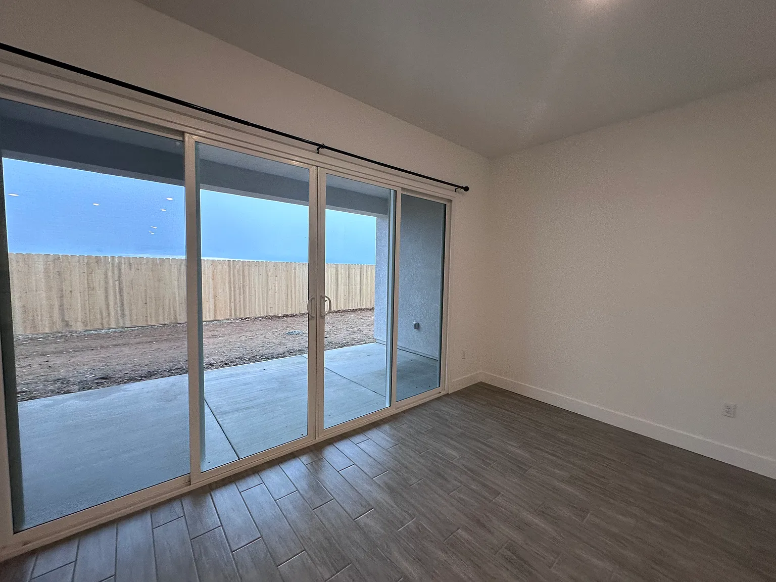 4 bed, 2.5 bath, 2500 sqft, $2,990 — Photo 3