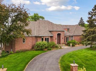 1 Columbine Ln, North Oaks, MN 55127