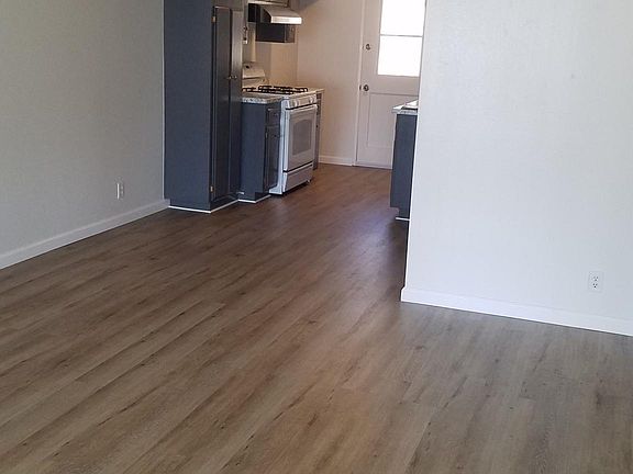 5th image of 150 E Lakeshore Dr Unit 24