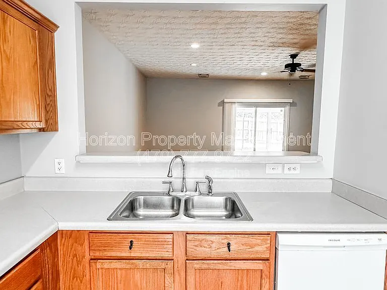 19 Pearl Chambers Dr — Photo 8