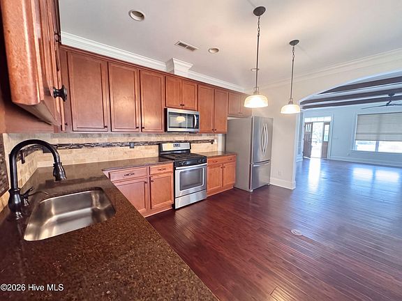 2nd image of 1061 Sandy Grove