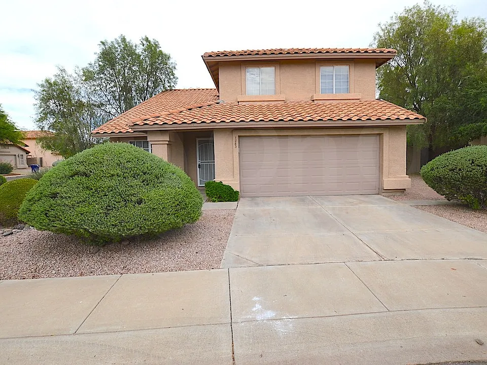 1283 W Cindy St