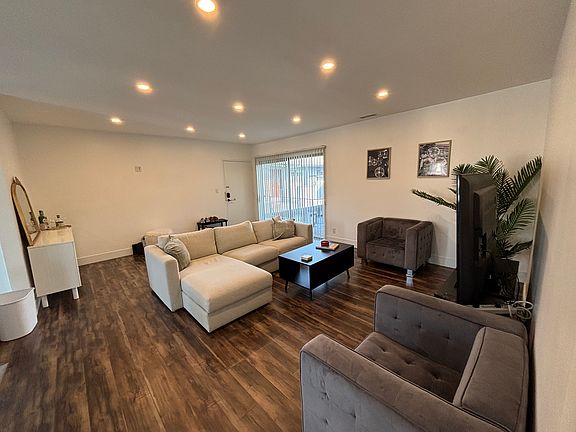 4th image of 1632 Camden Ave