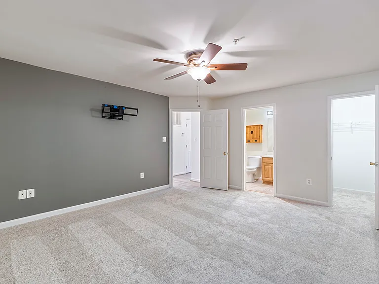 211 Westlake Blvd — Photo 8