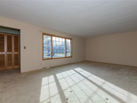 3rd image of 5501 Kenbridge Dr