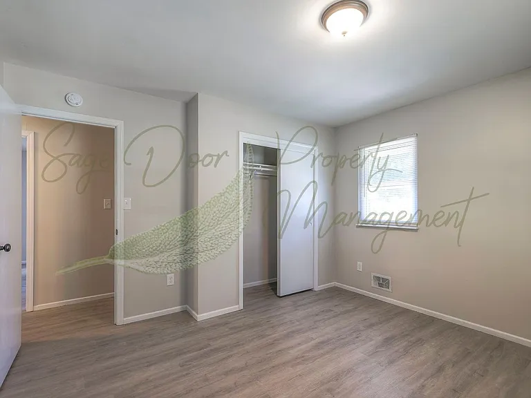 11913 Sycamore Ave — Photo 28