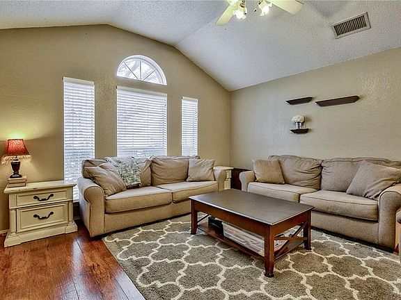 3rd image of 5605 Alicante Dr