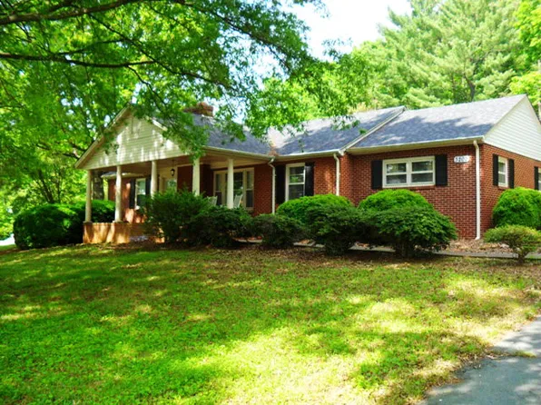 3202 Daniels Creek Rd, Collinsville, VA 24078