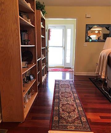 4th image of 302 Willowbrook Dr