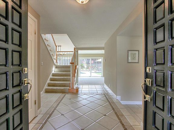 3rd image of 1304 Crossgates Ln