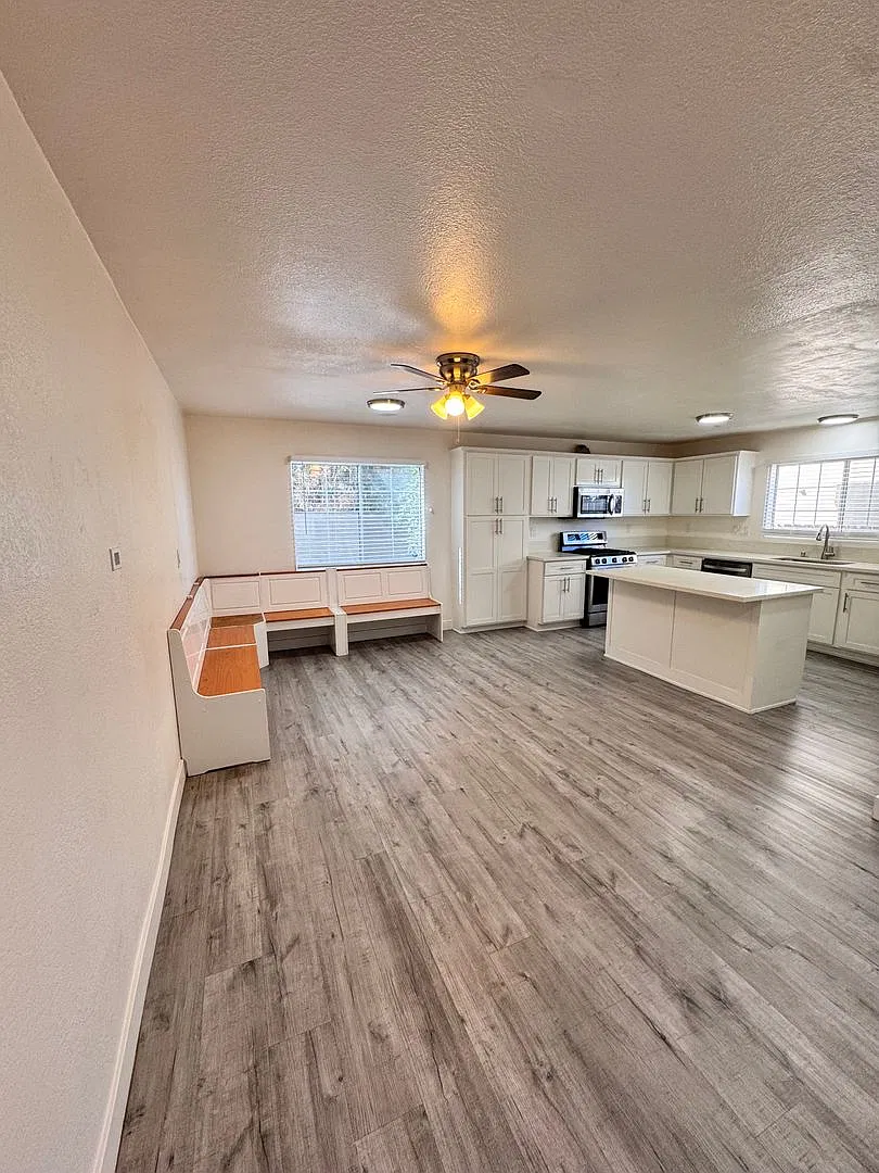 927 Freeman Ave Long Beach | 4 Bed / 2 Full & 2 Half Bath — Photo 4