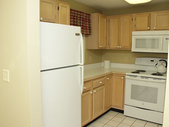 Fridge and stove/microwave