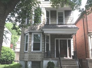 1710 W Barry Ave, Chicago, IL 60657