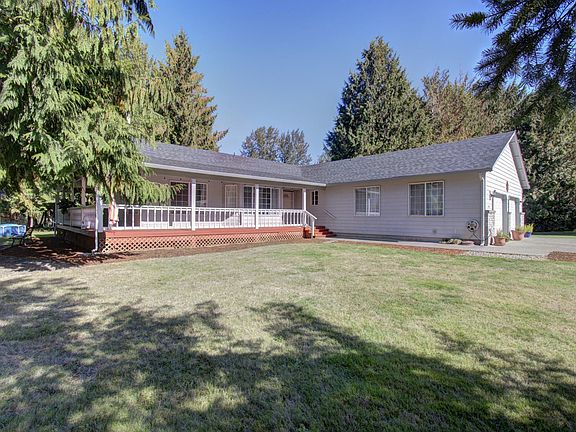 4th image of 9804 NE 180th Cir