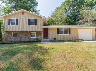 2306 Cherokee Valley Cir, Lithonia, GA 30058