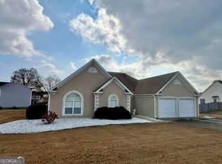 19 Meadow Crest Ct, Powder Springs, GA 30127