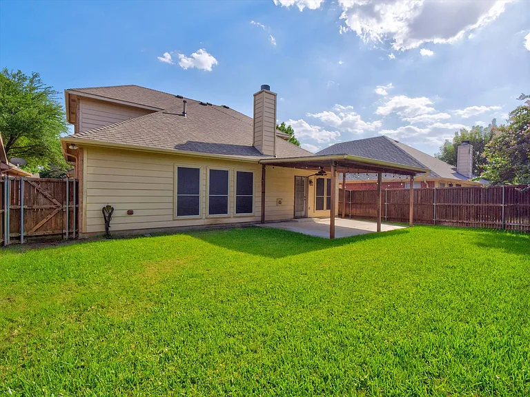 7912 Riverwalk Trl — Photo 30