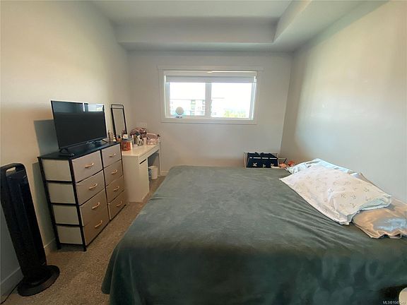 5th image of 2469 Gateway Rd #404