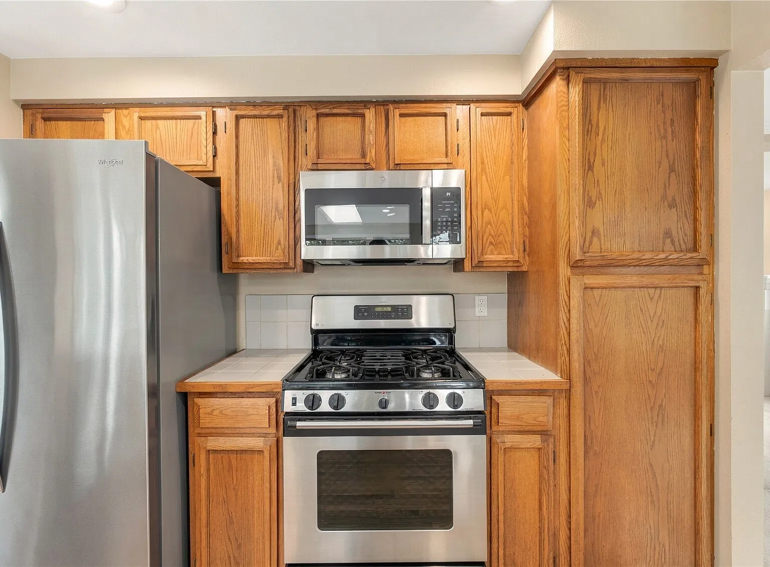 4 bed, 2.5 bath, $5,000 — Photo 4