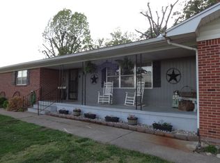 8448 Newt Dr, Neosho, MO 64850