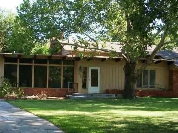 226 E Curtis St, Hutchinson, KS 67502