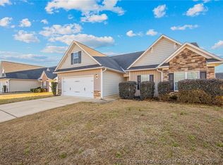 200 Hogart St, Raeford, NC 28376