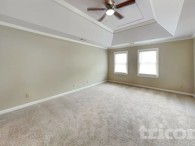 1040 Huntcliff — Photo 10