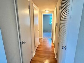 Lincoln Crossing Apartments