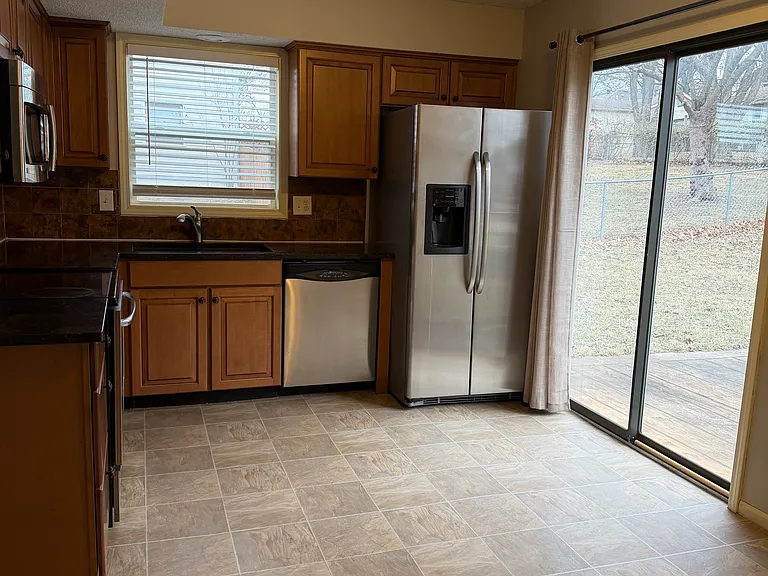 406 NE Independence Ave #A — Photo 13