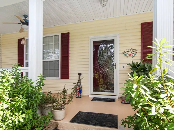 4450 Leisure Lakes Dr, Chipley, FL 32428