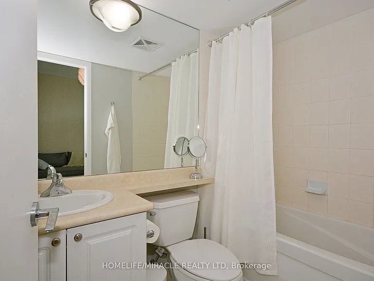 231 Fort York Blvd #2310 — Photo 12