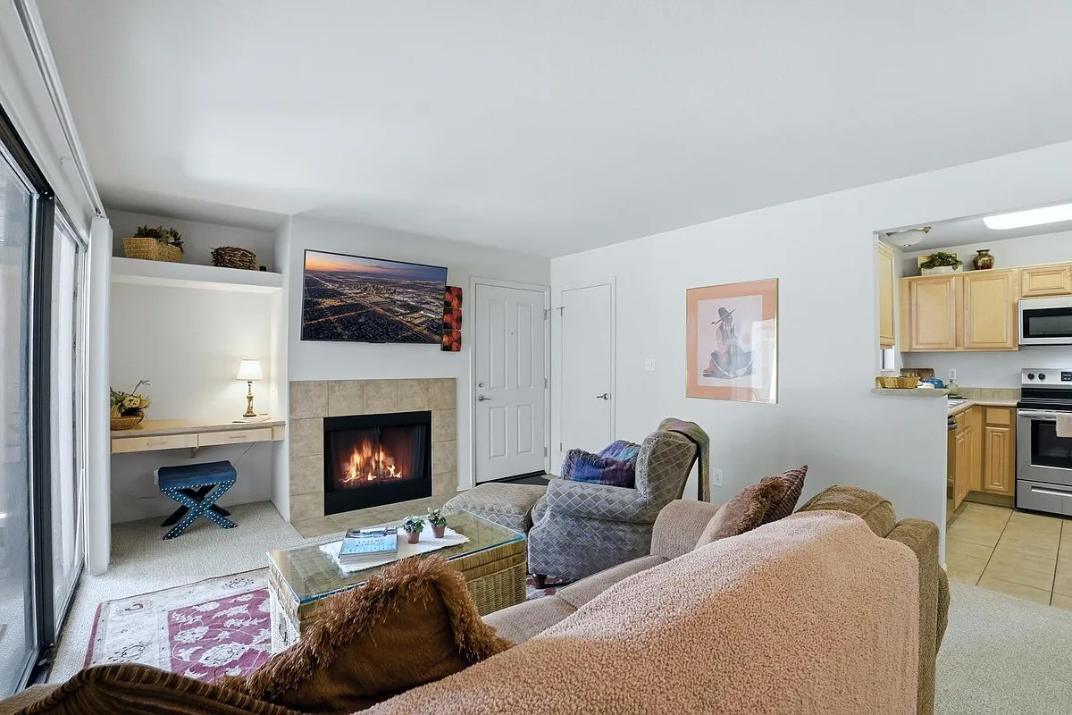 Building Photo - 10115 E Mountain View Rd #1092